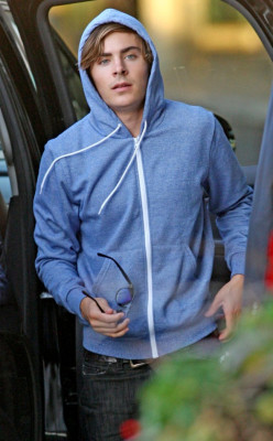 photo 7 in Zac Efron gallery [id167975] 2009-07-07 00:00:00